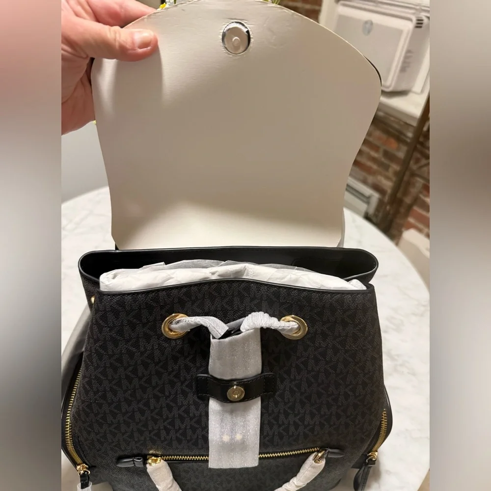 Michael Kors Jet Set Backpack Black MK Signature Gold Hardware New - Picture 3 of 11